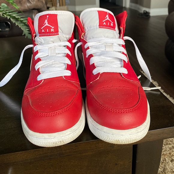 Nike Air Jordan 1 Retro Mid - Picture 3 of 4